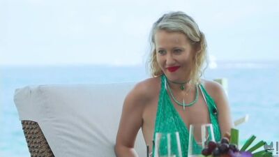 Соня Таюрская и Илья Прусикин из Little Big встречаются