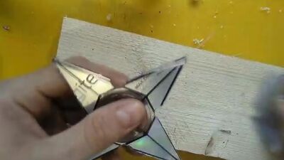 Крутая идея для самоделки из ОБЫЧНОГО CD DVD ДИСКА. КАК СДЕЛАТЬ СЮРИКЕН ИЗ ДИСКА