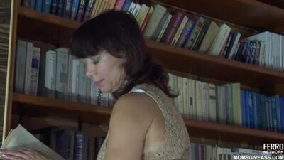 Мамина попка