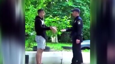 Фокусник и полицейский