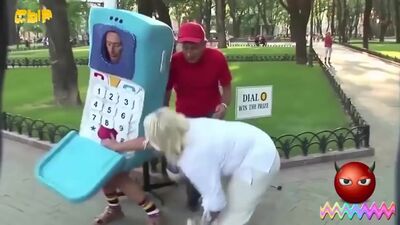 ПРИКОЛЬНЫЕ РОЗЫГРЫШИ НАД ЛЮДЬМИ - СМЕШНЫЕ ПРАНКИ - ЖЕСТЬ