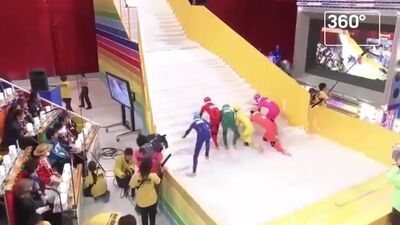Японское телешоу со скользким полом