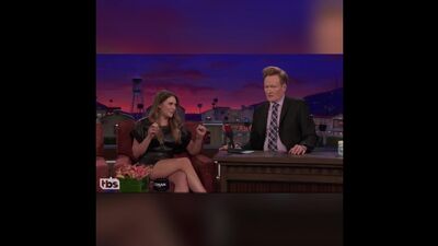 Актриса Элизабет Олсен, известная по роли Алой Ведьмы в Мстителях, матерится по-русски во время интервью.