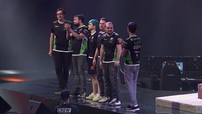 Выход Virtus,pro на сцену. VP vs EG