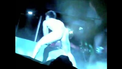 Голый Дэниэл Рэдклифф (Гарри Поттер) выступает в театре