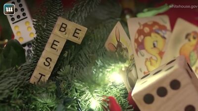 Мелания Трамп показала, как Белый дом украсили к Рождеству