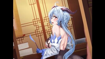 Гань Юй работала до поздна и решила отдохнуть~